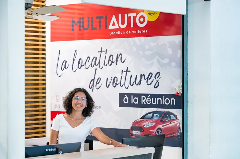 Accueil au comptoir MultiAuto à La Réunion