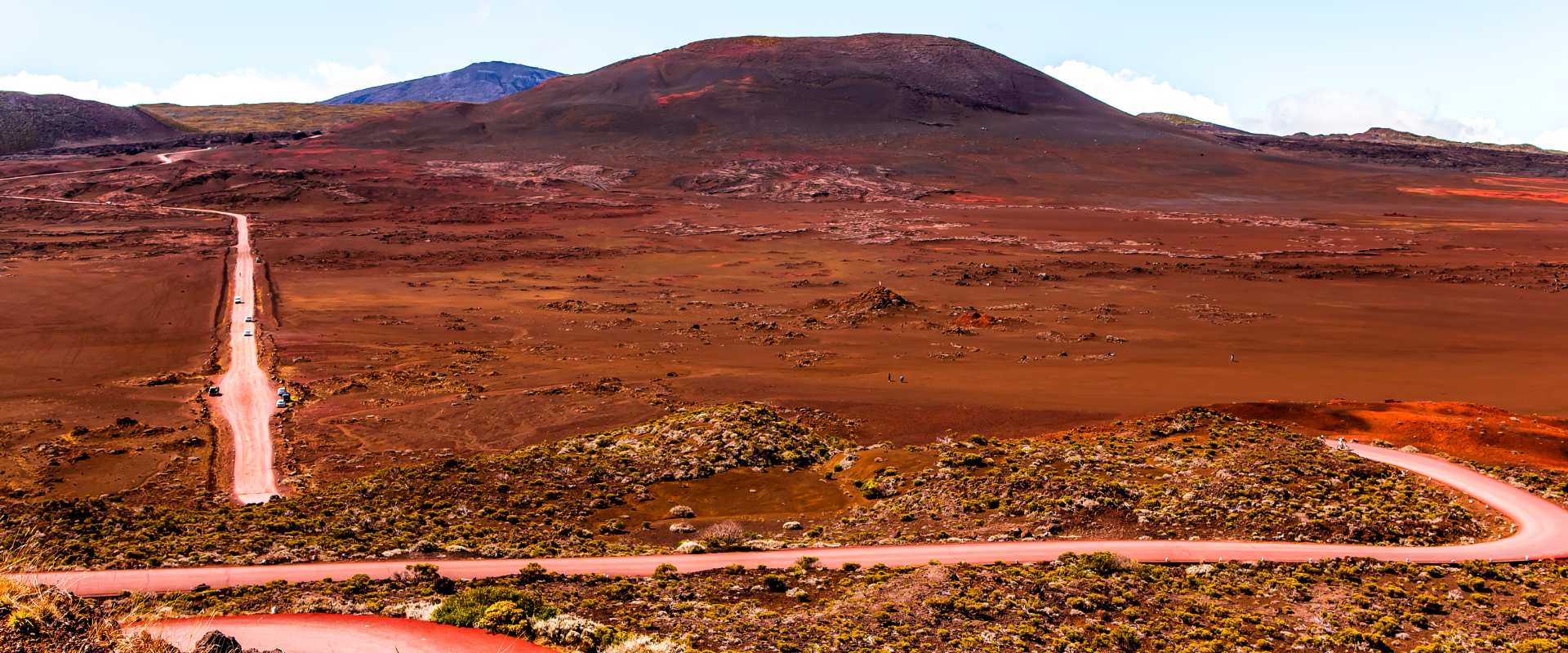 Route de montagne à La Réunion - Découvrez des paysages spectaculaires grâce à une location de voiture.